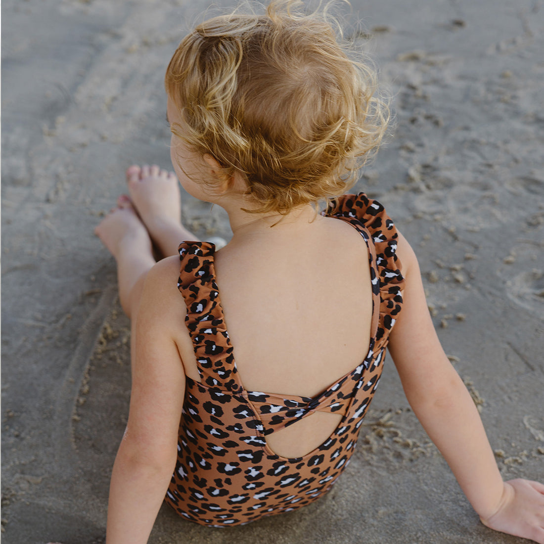 Puffy Sleeve One Piece Swimsuit (Girls), Leopard / 2T, alternate product image by Janela Bay